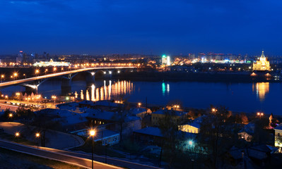 Fototapeta na wymiar Night view of Nizhny Novgorod. Kanavinskiy bridge and Alexander