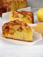 Шарлотка с яблоками.