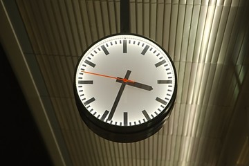 Obraz premium Clock at a Station