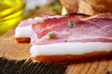 Proshiutto di parma.
