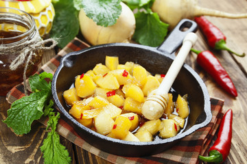 Fried turnip with honey