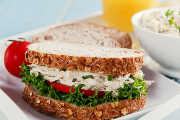 chicken salad sandwich tomato