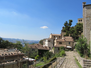 Fototapeta na wymiar San-Leo medieval streets