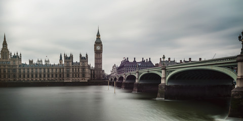 Fototapeta na wymiar Big Ben und Parlamentsgebäude