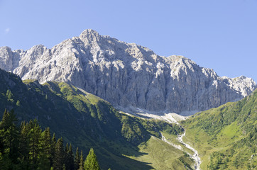 Fototapeta na wymiar Porze - Berg in den karnischen Alpen