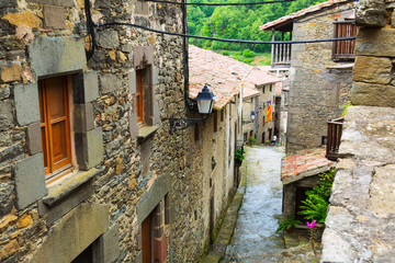 Fototapeta na wymiar houses in mountains village. Rupit i Pruit, Catalonia