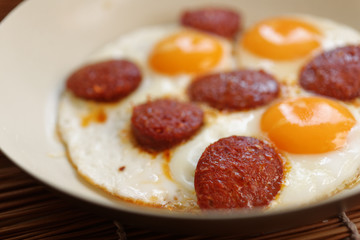 Fried eggs with sucuk