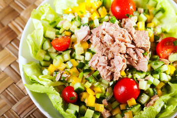 Salad with tuna