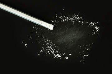 Naklejka premium eraser of the end of silver wooden pencil with eraser dust 