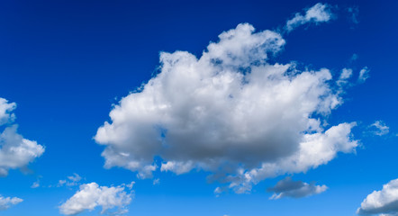 Obraz na płótnie Canvas Cumulus cloud