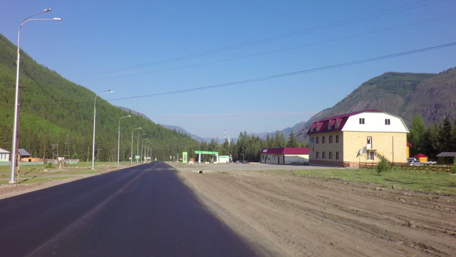 Chuysky Trakt near the village Aktash.