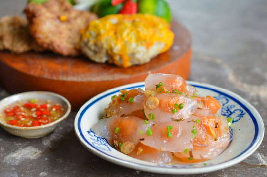  Vietnamese pork and shrimp dumplings - Banh quai vac
