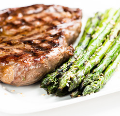 Grilled steak and asparagus