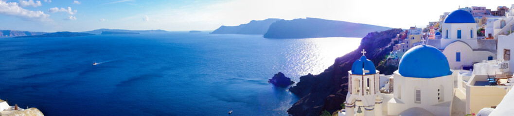 Panorama van het dorp Oia op Santorini, Griekenland