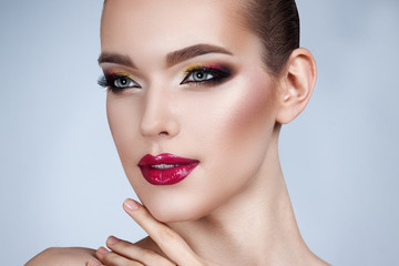 Fototapeta premium beautiful woman with bright makeup portrait