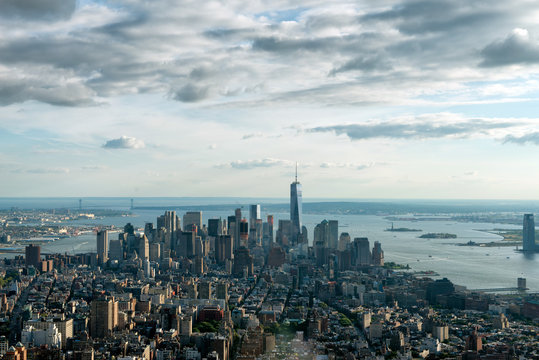 Overview of Lower Manhattan Skyscrapers