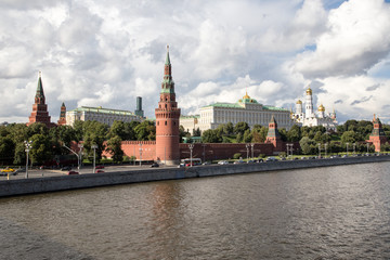 Fototapeta premium Moscow Kremlin and Moskva river in Russia