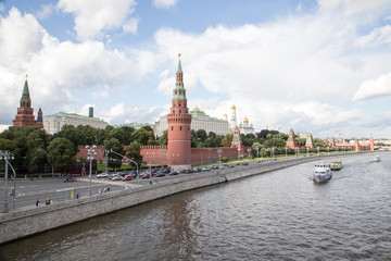 Obraz premium Moscow Kremlin and Moskva river in Russia