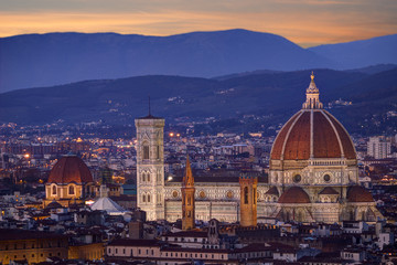 Fototapeta na wymiar Santa Maria del Fiore at night, Florence