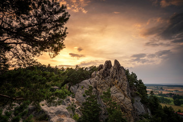 Hamburger Wappen - Teufelsmauer Sonnenuntergang