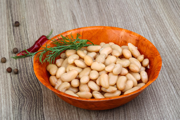 White canned beans