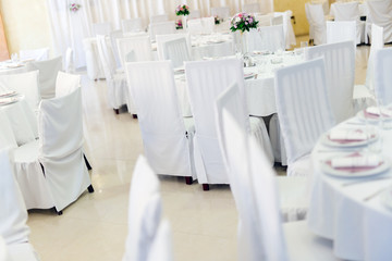 Fototapeta na wymiar Beautiful wedding tables with decoration