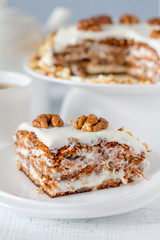 Carrot cake with walnuts