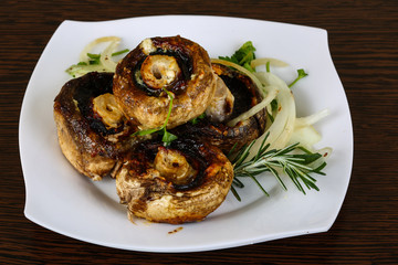 Baked champignons