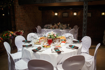 serving. a wedding Banquet. restaurant.