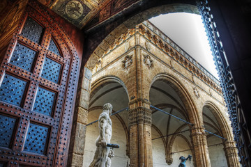Fototapeta premium Hercules statue and Loggia de lanzi in Piazza della Signoria