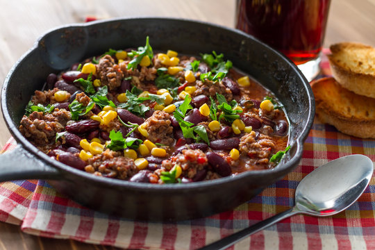 Chili con carne and ingredients