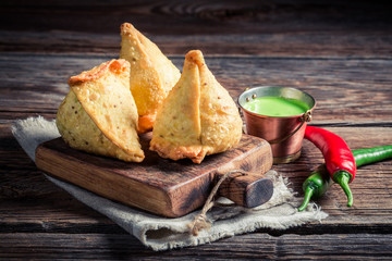 Yummy samosa with vegetables © shaiith