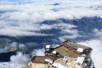 フランスモンブランのエギーユ・デュ・ミディ展望台からの眺め
