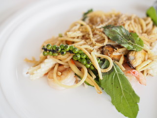 Spaghetti bolognese with cheese