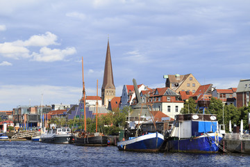 Fototapeta na wymiar Am Stadthafen Rostock