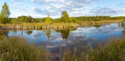 панорама осеннего водоема, Россия, Урал
