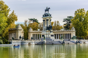 Fototapeta na wymiar King Alfonso XII Monument (1922) in Retiro Park, Madrid. Spain.