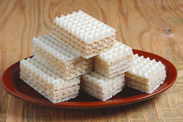 Plate with wafers