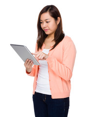 Fototapeta premium Asian Young Woman use of the tablet computer