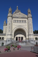 Fototapeta premium Basilika Sainte-Thérèse in Lisieux