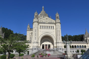 Basilika Sainte-Thérèse in Lisieux