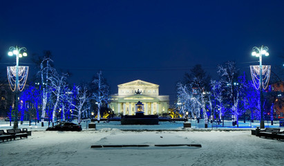 Москва Театральная площадь перед Большим театром зимним вечером