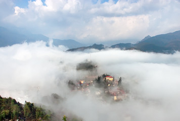 Fototapeta na wymiar City in the mist