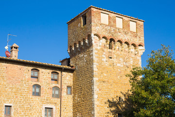 Fototapeta na wymiar Torre del Castello di Spedaletto