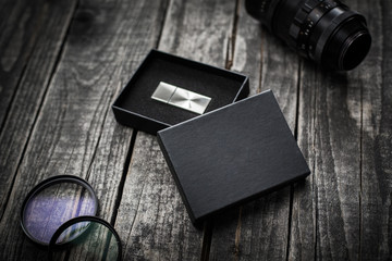 Photographer usb flash stick drive in box mockup - 96155250