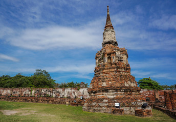 Fototapeta premium Thai Ruin Ancient Temple in Ayudhya