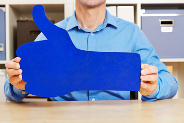 Gefällt mir Konzept mit blauen Daumen