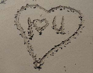 Herz im Sand