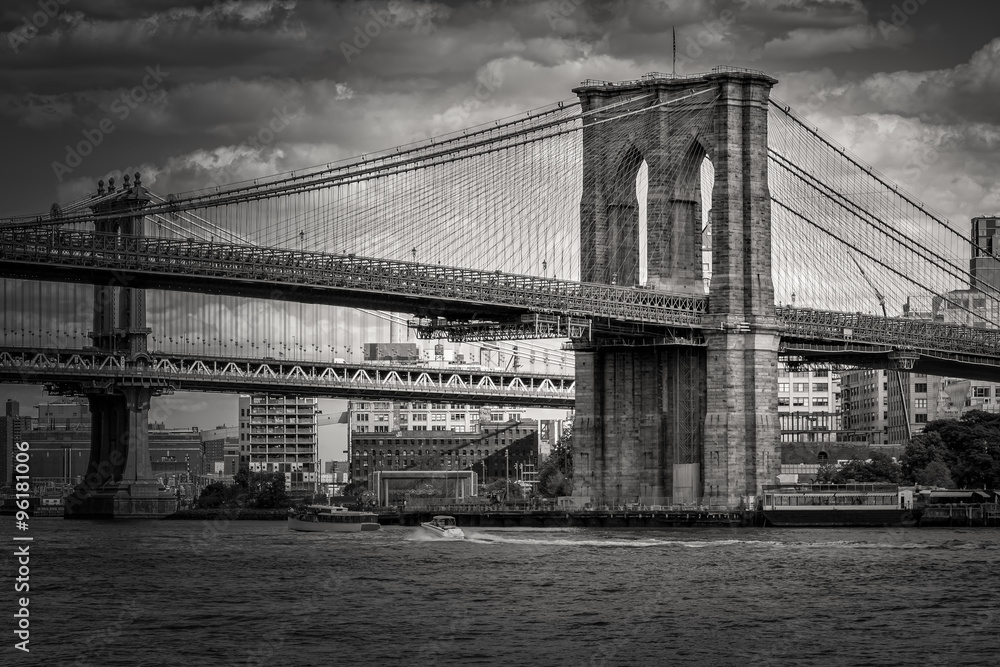 Wall mural Black and white image of the Brooklyn Bridge in New York