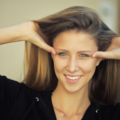 Naklejka premium Smiling pretty girl